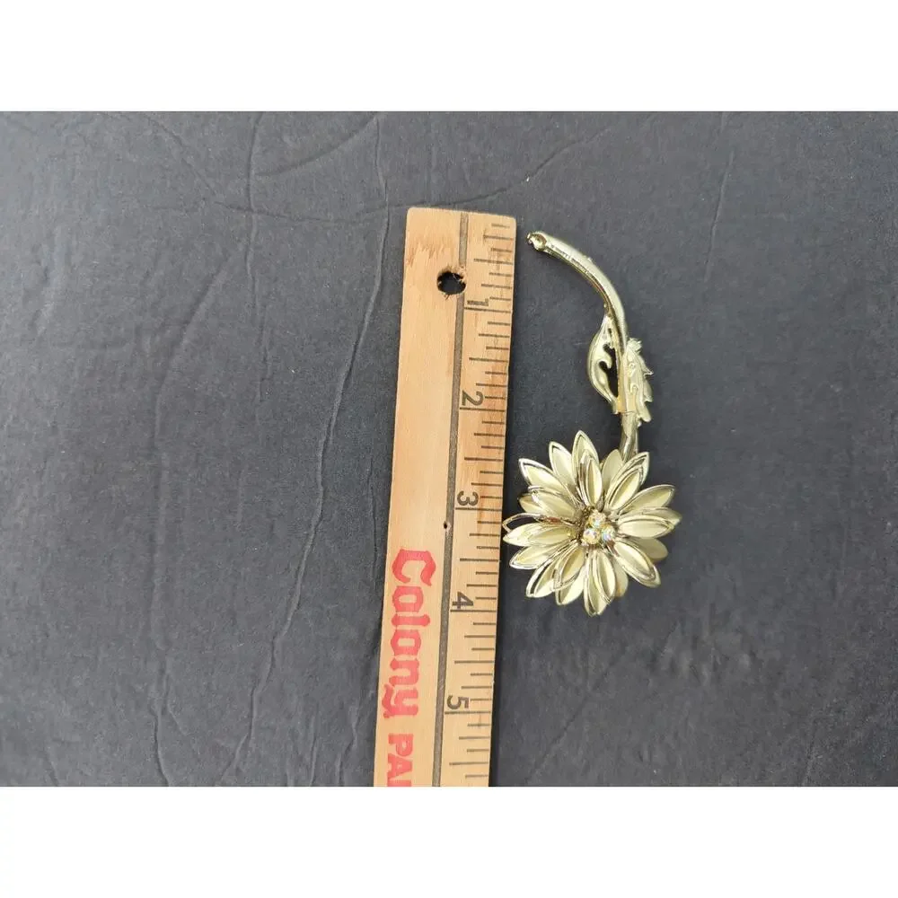 Vintage Gold Tone Layered Flower Floral Brooch Pin Mid-Century Glam Retro